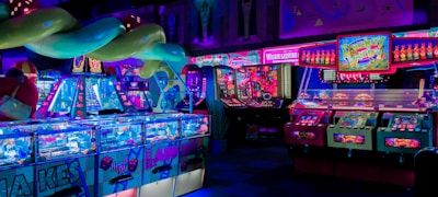 观众可以自由切换的主队客队教练等多个观赛视角