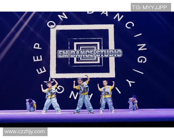 赛后复盘：上海街舞队与成都街舞队的精彩对决与力量较量分析