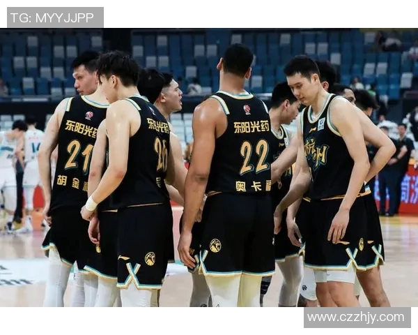 广州排球队防守策略分析与战术解读助力球队提升整体实力