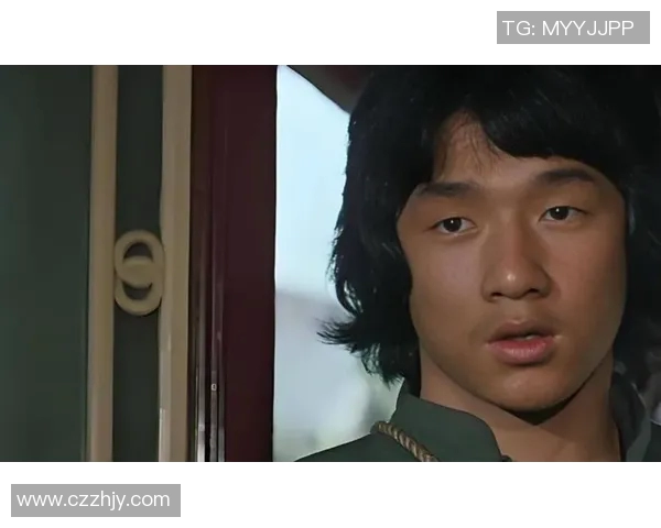 足球明星与成龙的精彩互动视频揭秘你不知道的故事与友谊